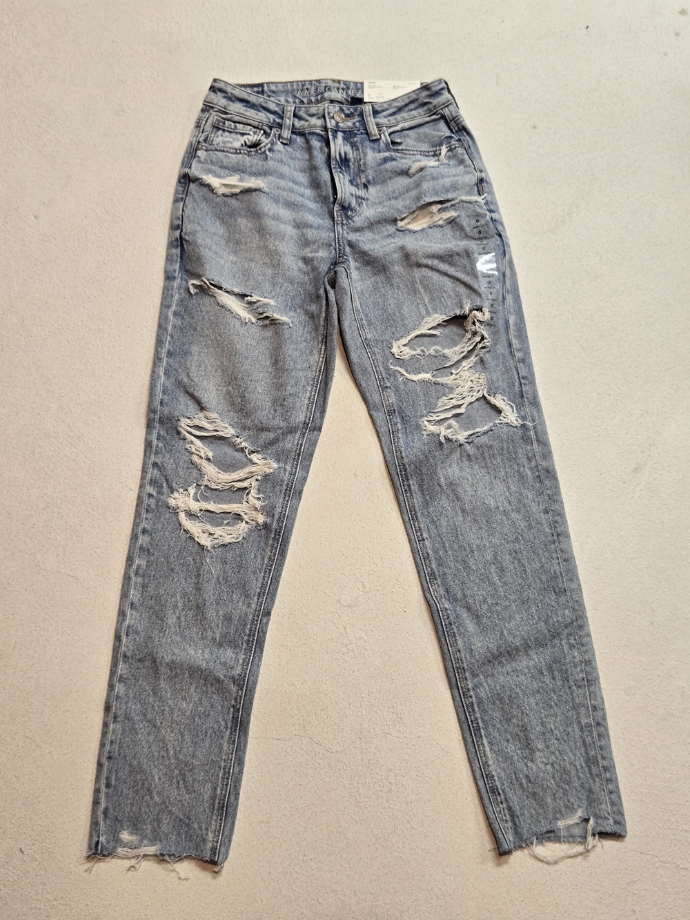 NWT American Eagle Strigid Mom Jeans